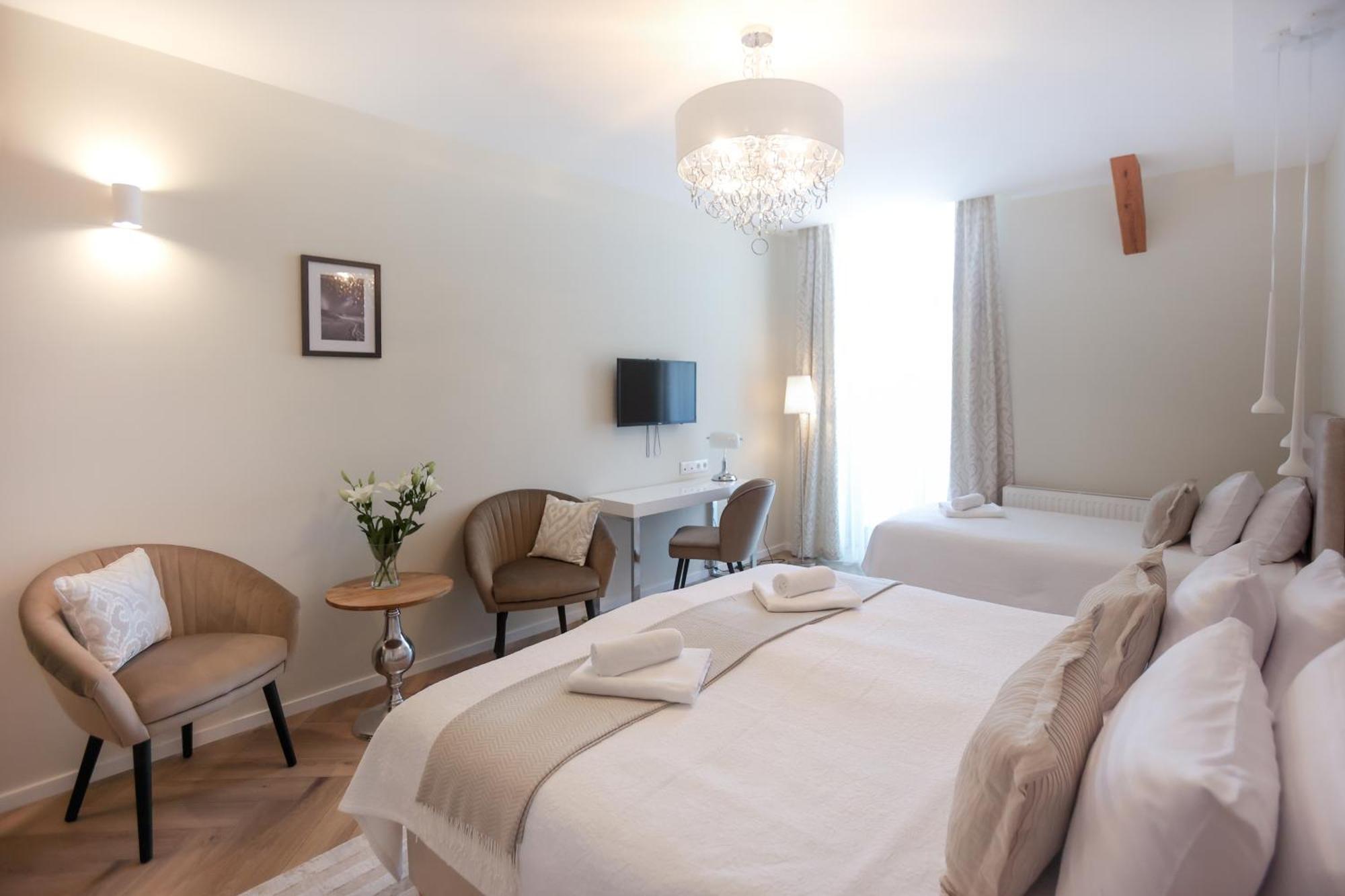 Vadkert Major Hotel Sarvar Ngoại thất bức ảnh