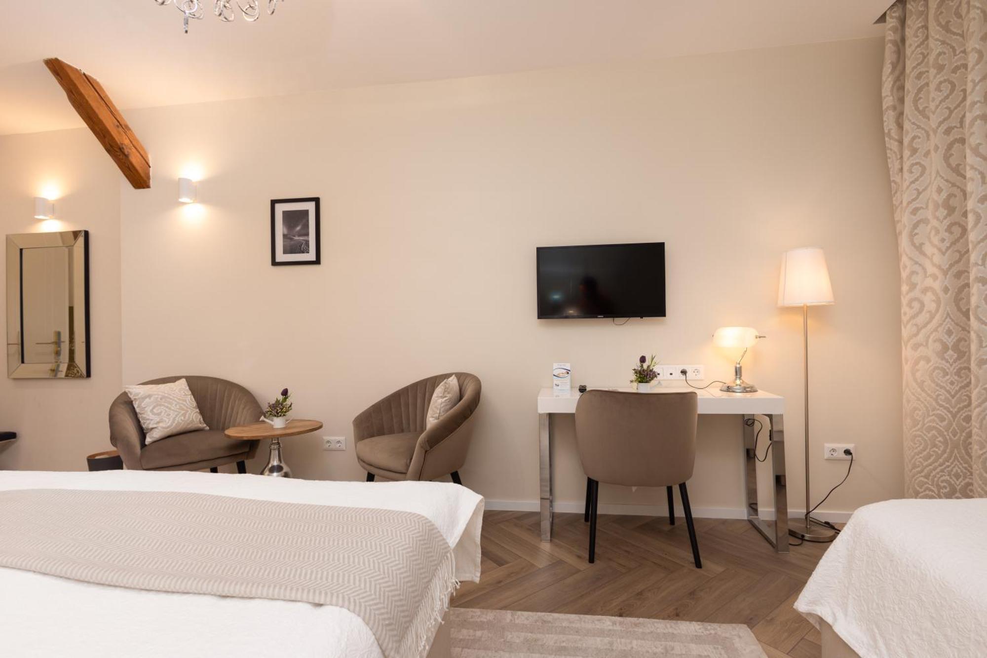 Vadkert Major Hotel Sarvar Ngoại thất bức ảnh