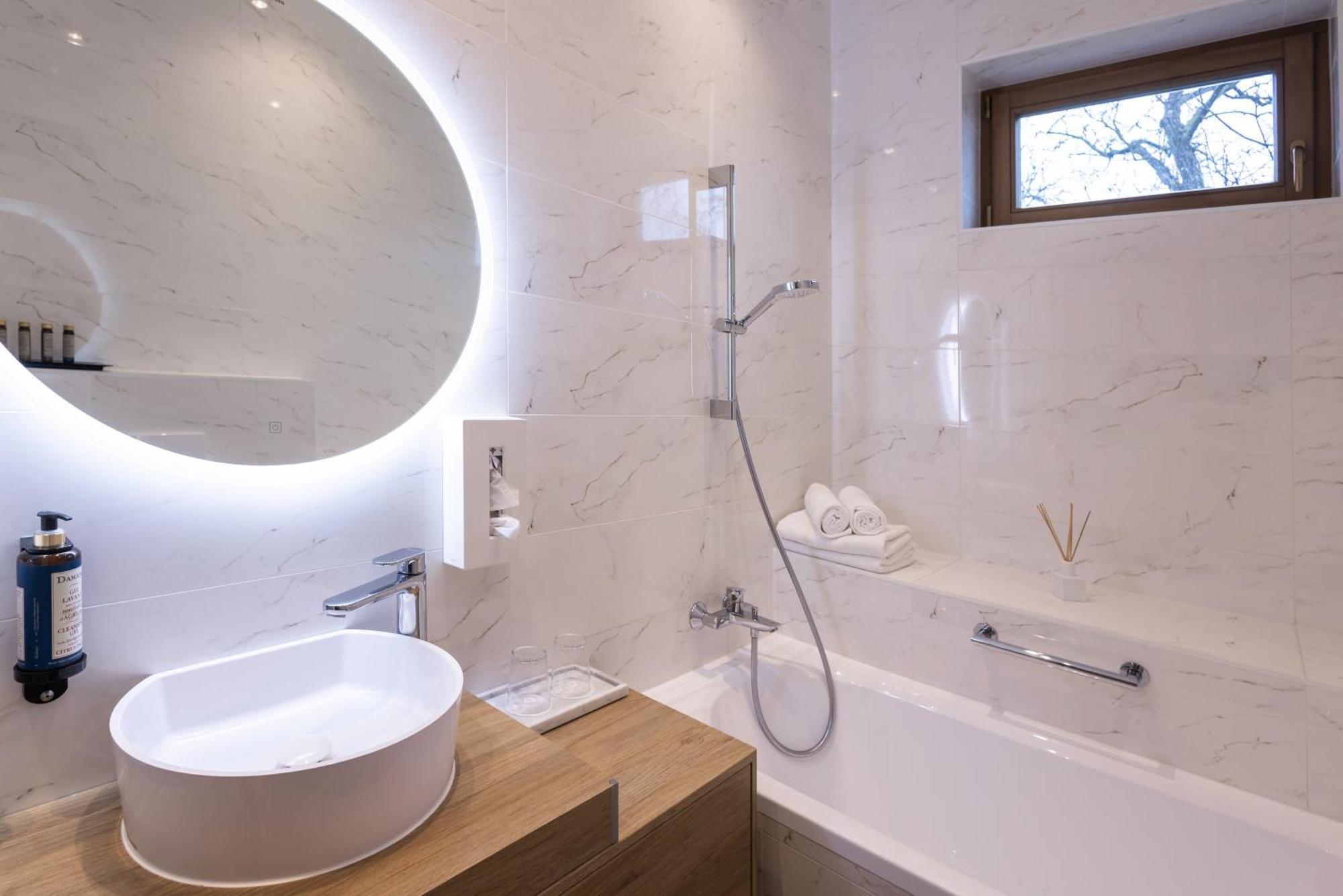 Vadkert Major Hotel Sarvar Ngoại thất bức ảnh