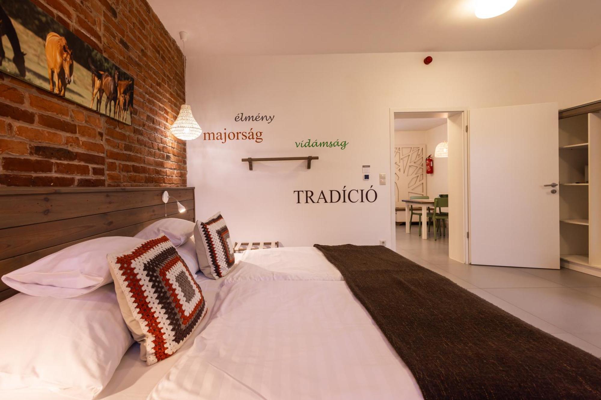Vadkert Major Hotel Sarvar Ngoại thất bức ảnh