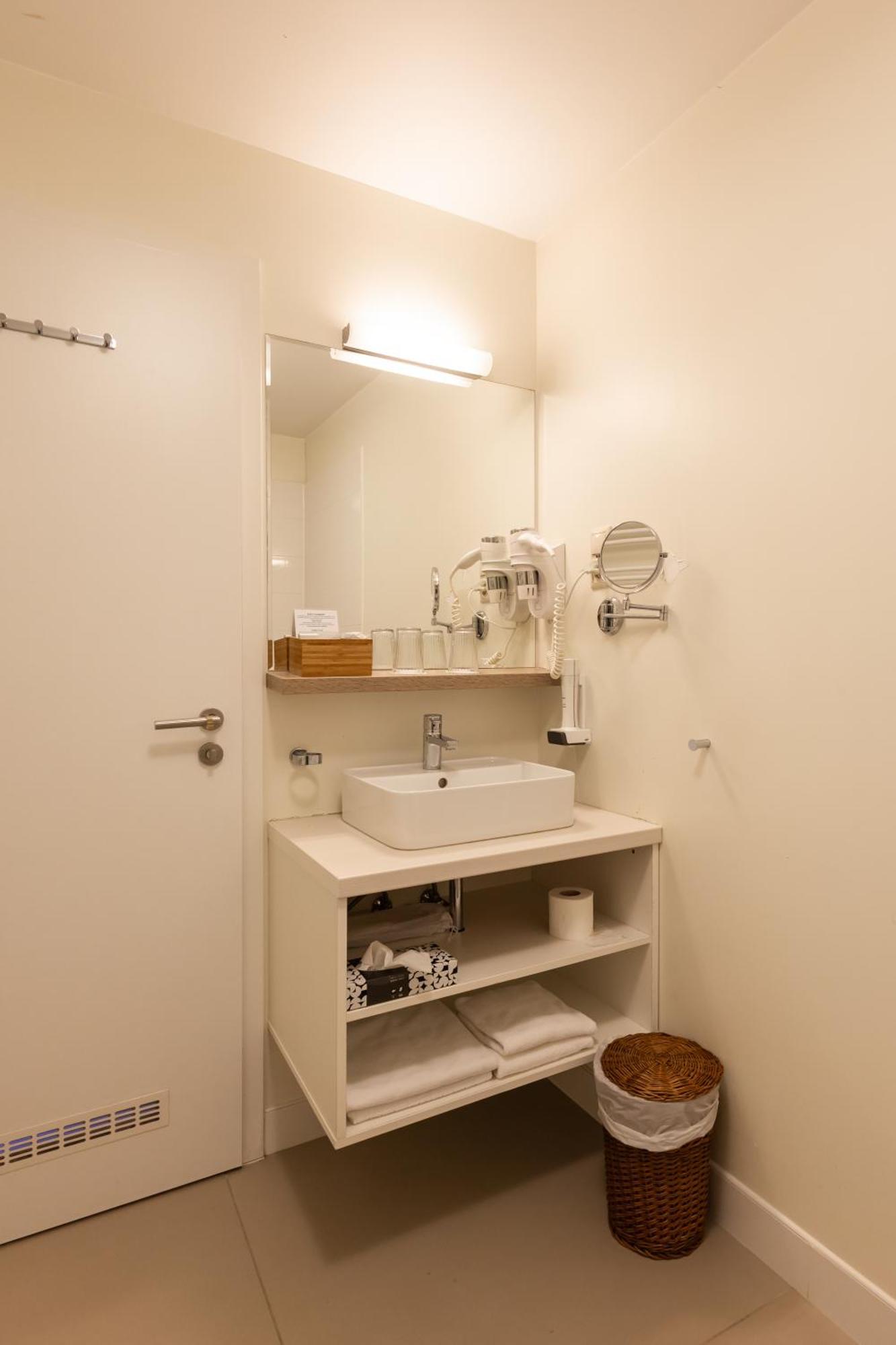 Vadkert Major Hotel Sarvar Ngoại thất bức ảnh